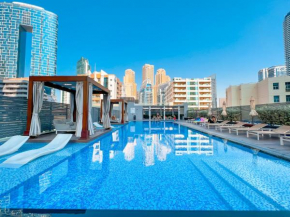 FAM Living - Marina Marvel - Studio Apartment with Breathtaking Views in Studio One Tower